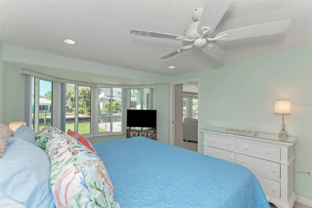 5577 Contento Drive Sarasota FL 34242