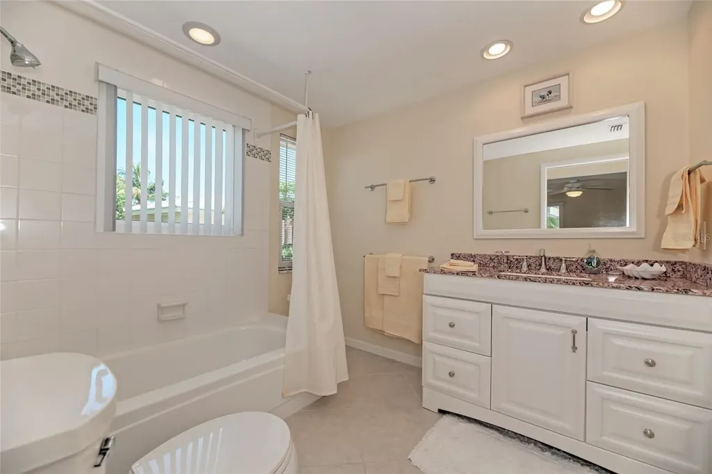 5577 Contento Drive Sarasota FL 34242