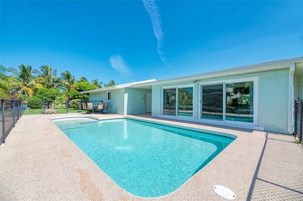 5577 Contento Drive Sarasota FL 34242