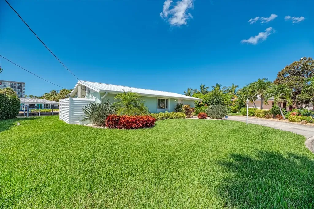 5577 Contento Drive Sarasota FL 34242