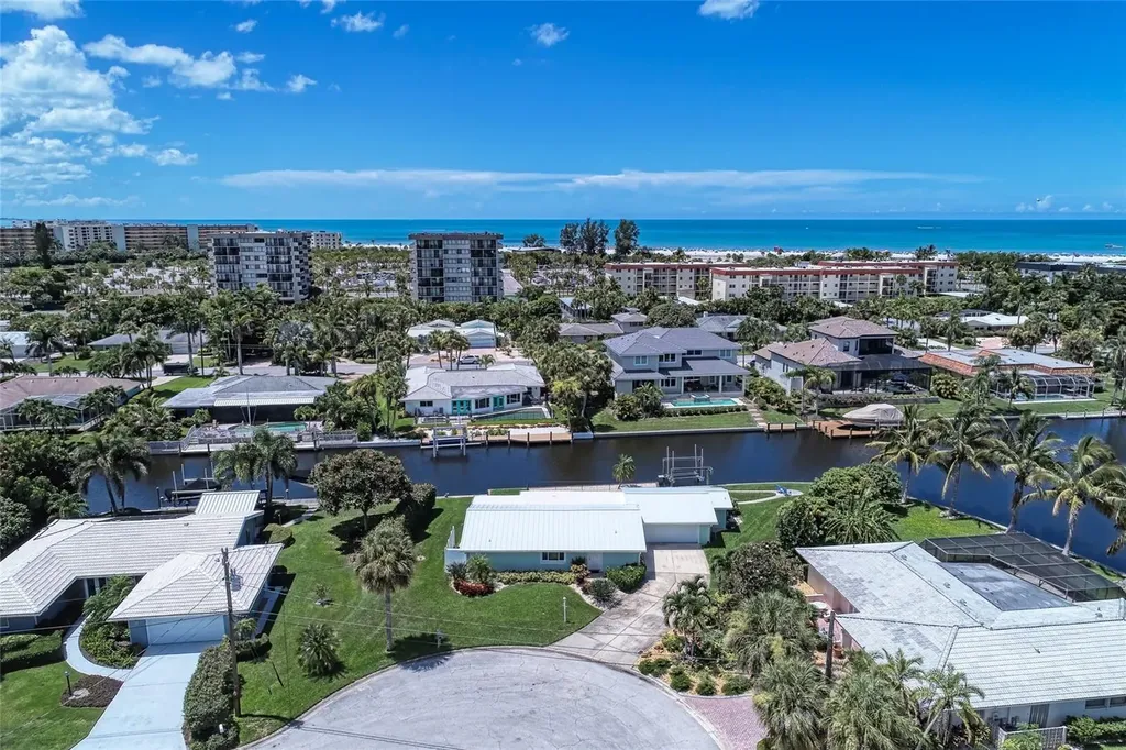 5577 Contento Drive Sarasota FL 34242