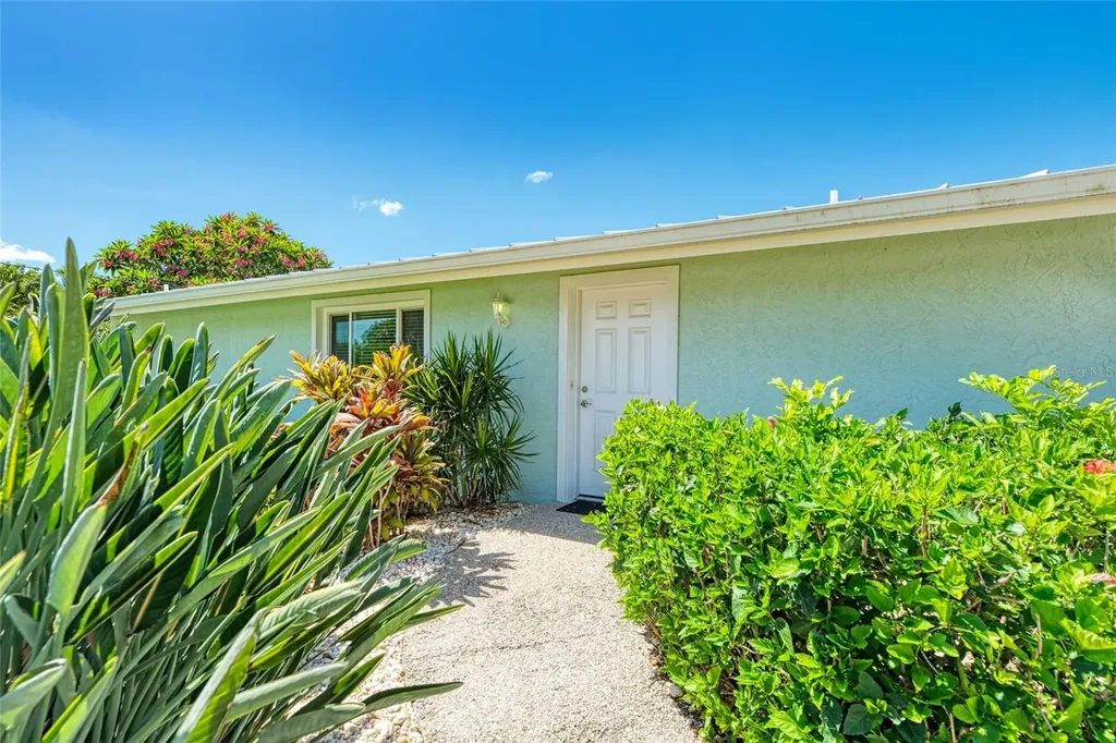 5577 Contento Drive Sarasota FL 34242