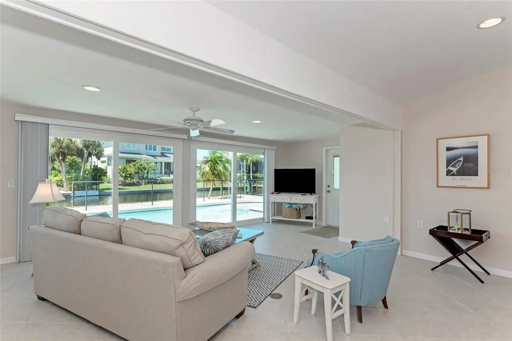 5577 Contento Drive Sarasota FL 34242