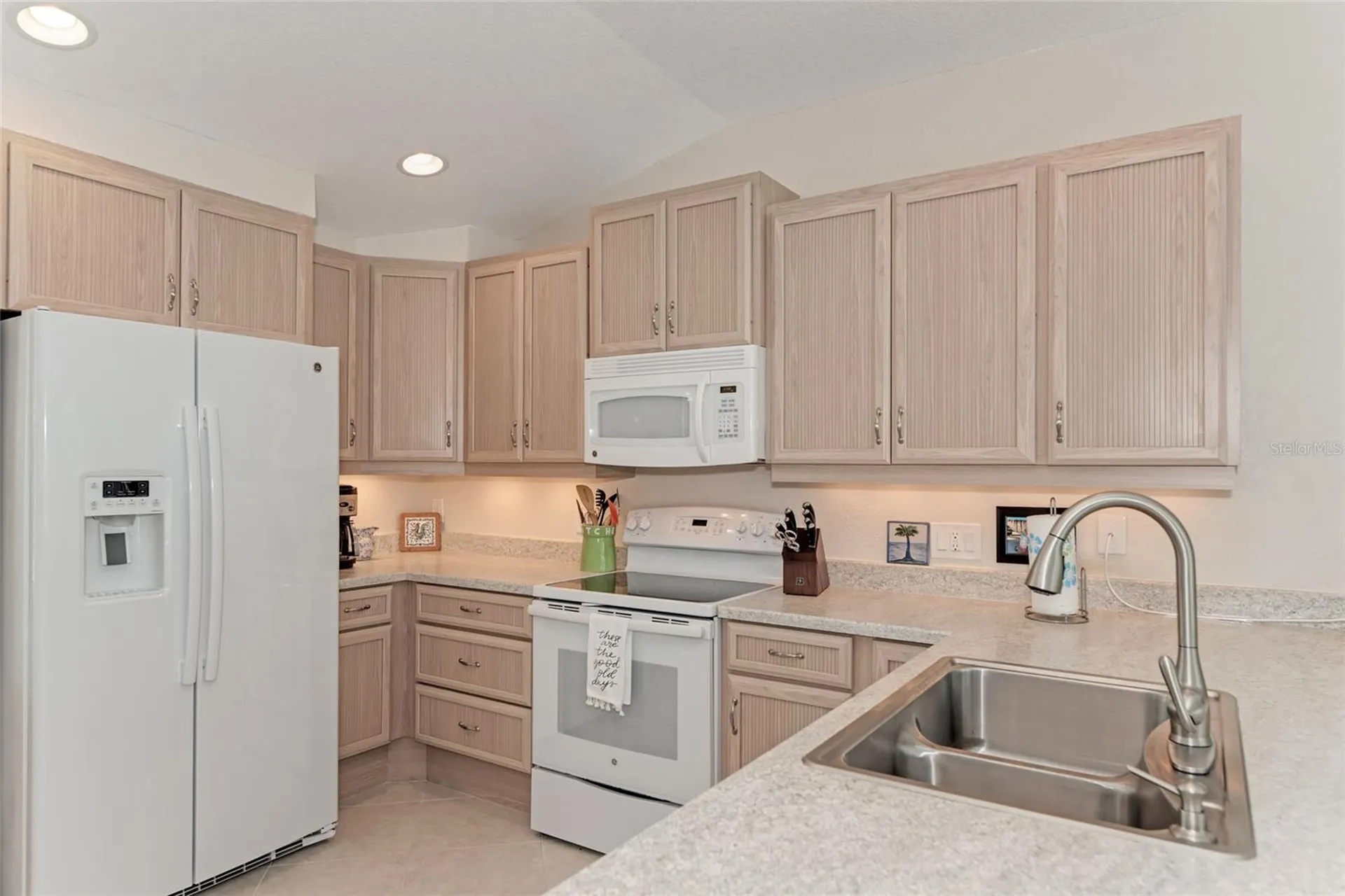 5577 Contento Drive Sarasota FL 34242