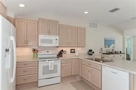5577 Contento Drive Sarasota FL 34242