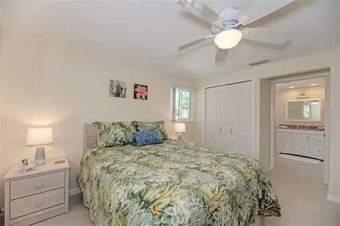 5577 Contento Drive Sarasota FL 34242