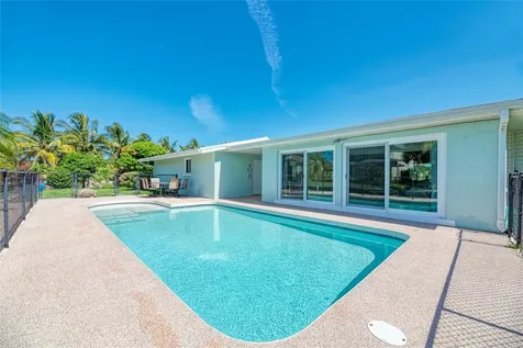 5577 Contento Drive Sarasota FL 34242