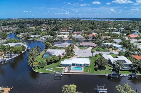 5577 Contento Drive Sarasota FL 34242