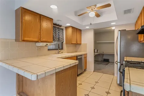 516 Betsy Ross Terrace Orlando FL 32809