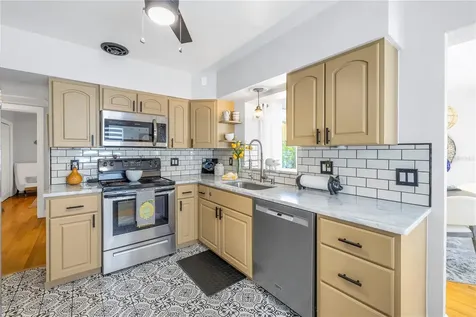 4423 9th Avenue N St Petersburg FL 33713