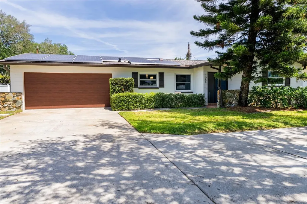 1069 40th Avenue NE St Petersburg FL 33703