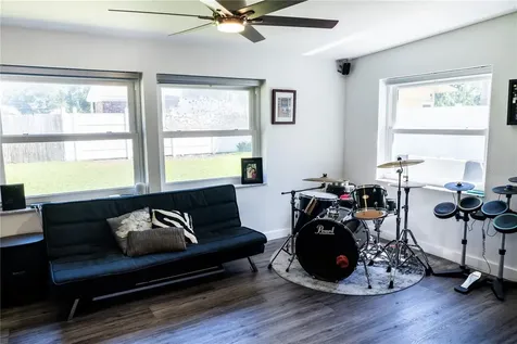1069 40th Avenue NE St Petersburg FL 33703
