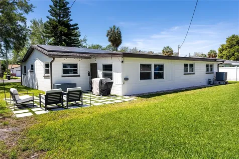 1069 40th Avenue NE St Petersburg FL 33703
