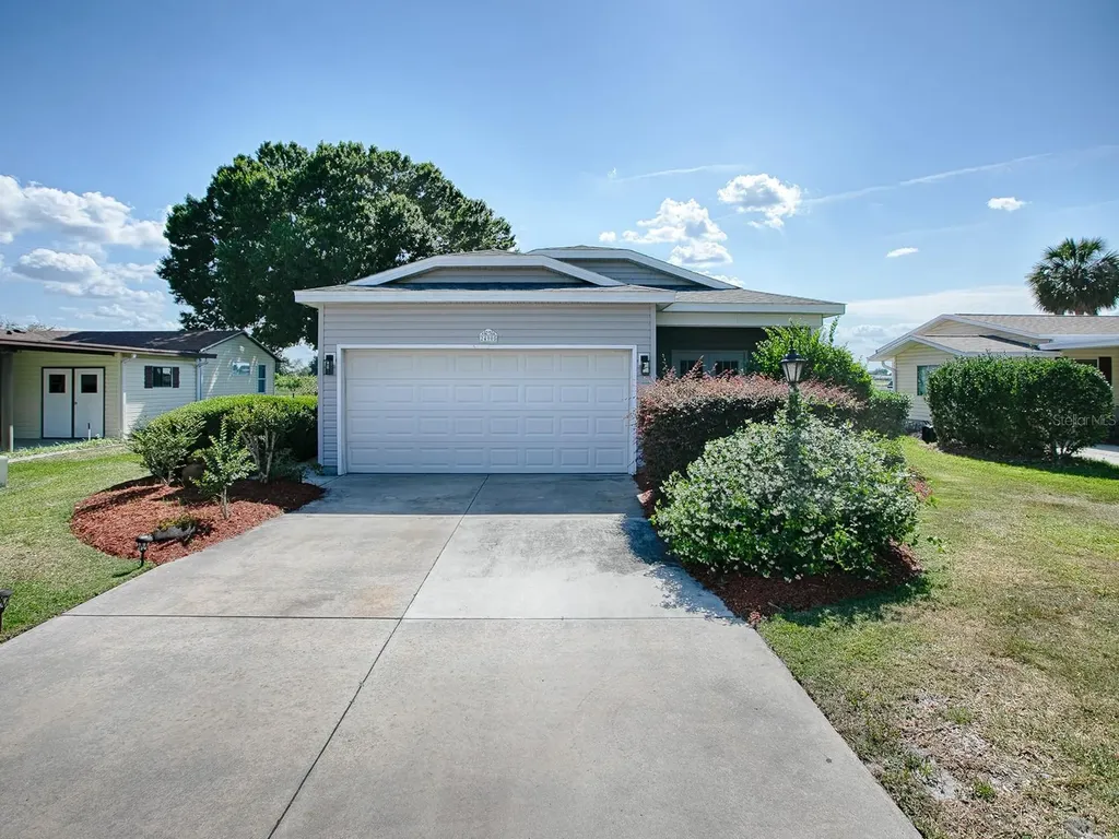 24905 Pine Hill Leesburg FL 34748