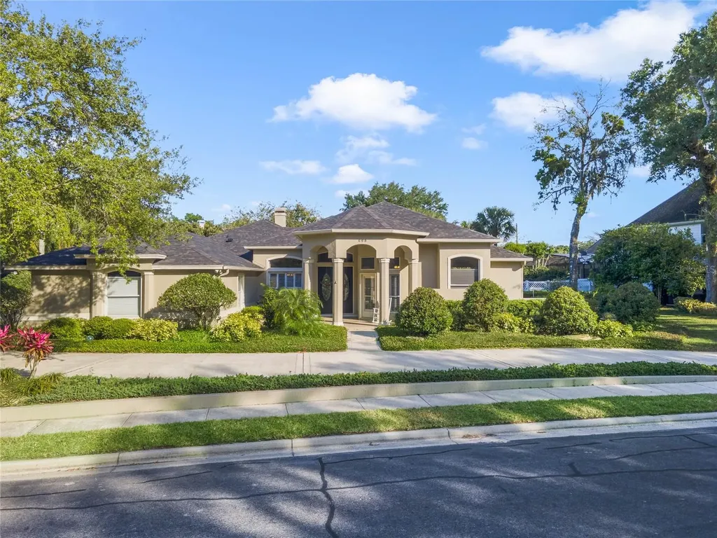 665 W Palm Valley Drive Oviedo FL 32765