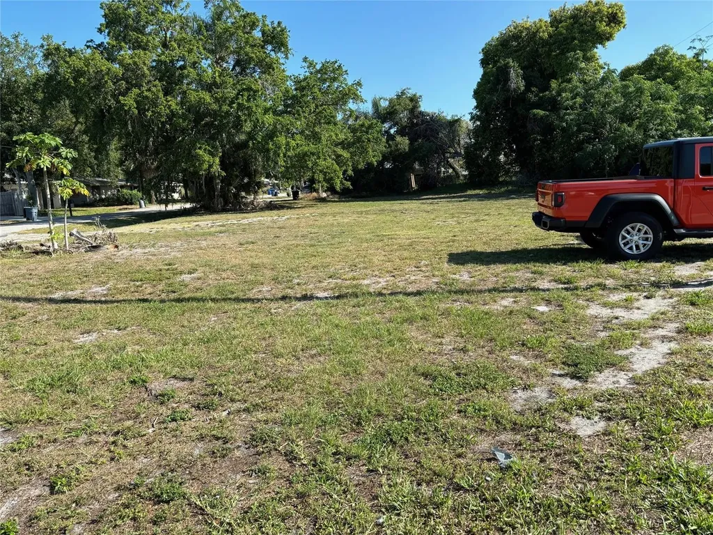 Albert Place Sarasota FL 34231