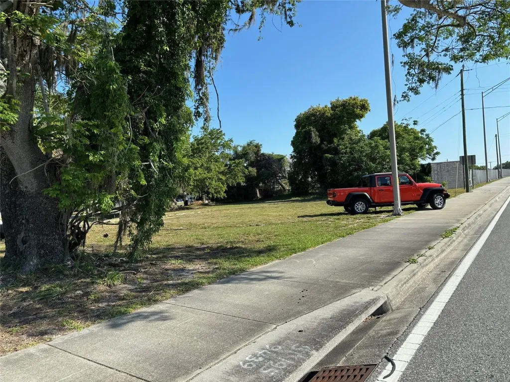 Albert Place Sarasota FL 34231
