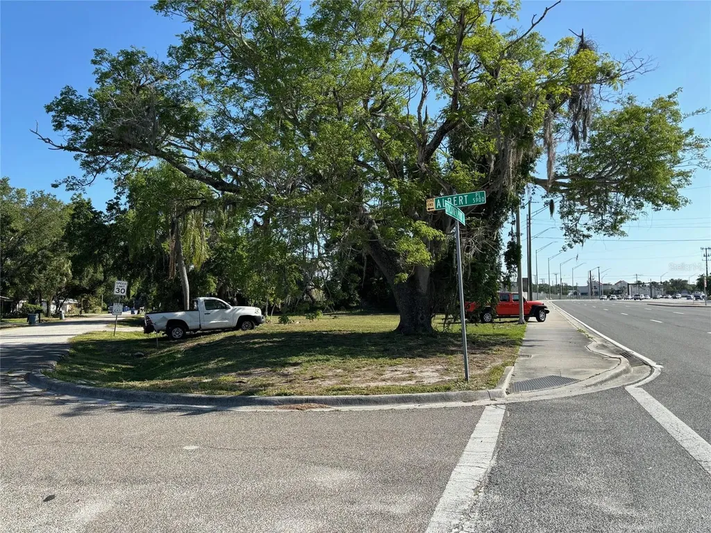 Albert Place Sarasota FL 34231