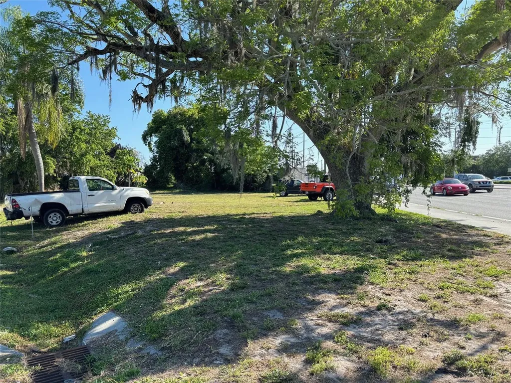 Albert Place Sarasota FL 34231