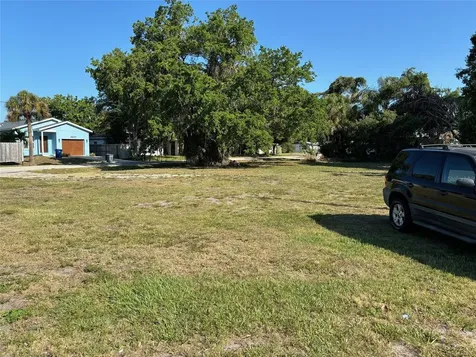 Albert Place Sarasota FL 34231