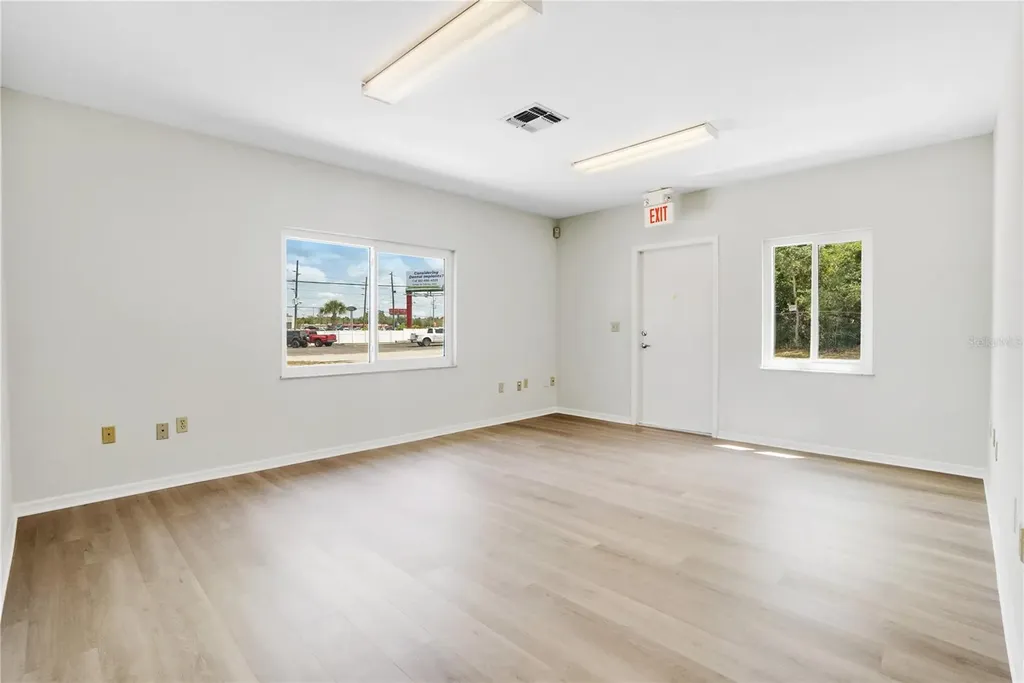 3248 Commercial Way Spring Hill FL 34606