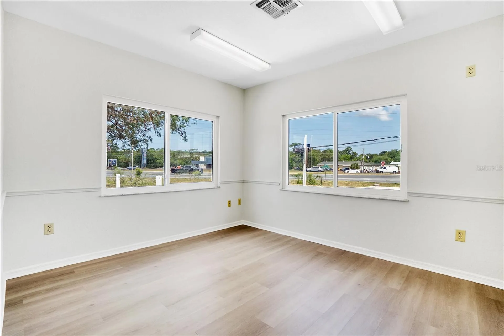 3248 Commercial Way Spring Hill FL 34606