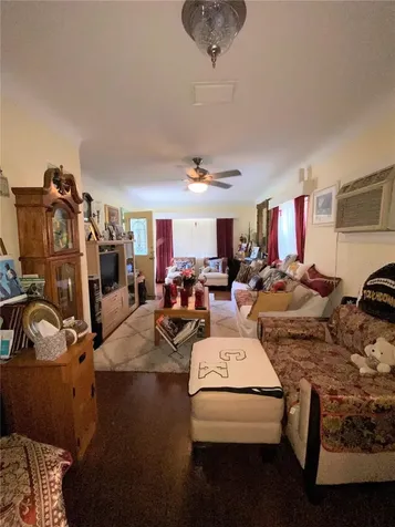 624 Kingston Street S St Petersburg FL 33711