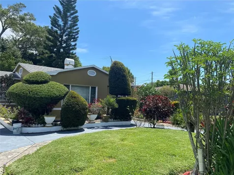 624 Kingston Street S St Petersburg FL 33711