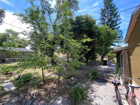624 Kingston Street S St Petersburg FL 33711