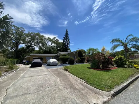 624 Kingston Street S St Petersburg FL 33711
