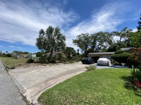 624 Kingston Street S St Petersburg FL 33711