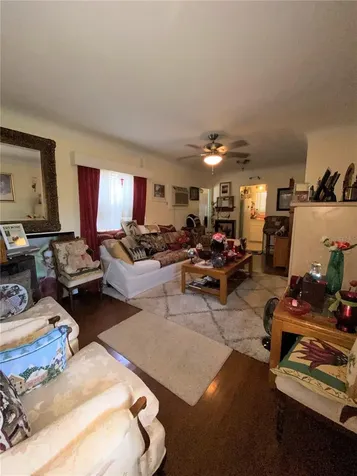 624 Kingston Street S St Petersburg FL 33711