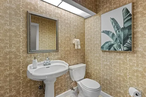 1702 Huntington Court Safety Harbor FL 34695