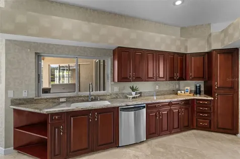 1702 Huntington Court Safety Harbor FL 34695