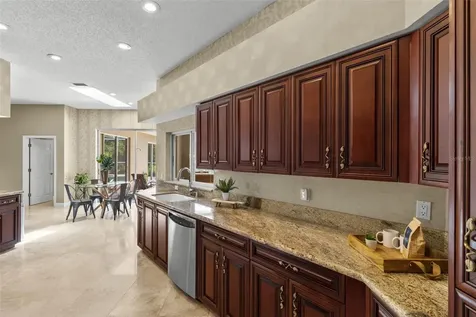 1702 Huntington Court Safety Harbor FL 34695