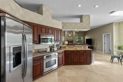 1702 Huntington Court Safety Harbor FL 34695