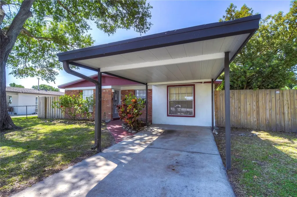 4536 W Burke Street Tampa FL 33614
