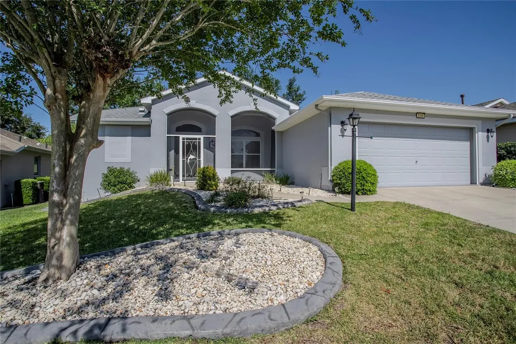 5390 Charleston Avenue Tavares FL 32778