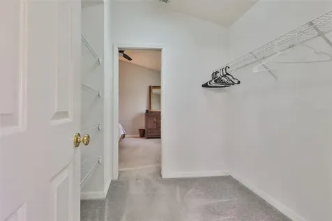 144 Woodknoll Place Valrico FL 33594