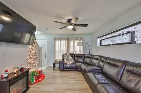 144 Woodknoll Place Valrico FL 33594