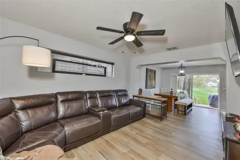 144 Woodknoll Place Valrico FL 33594