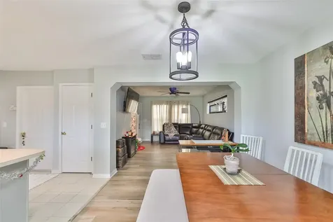 144 Woodknoll Place Valrico FL 33594