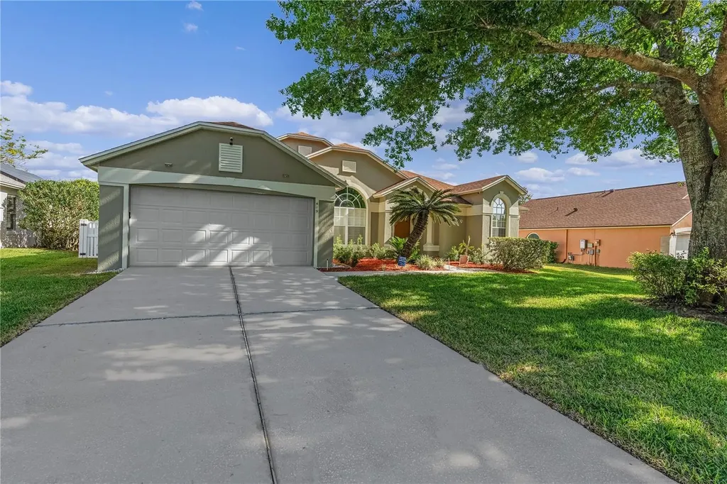419 Loma Del Sol Drive Davenport FL 33896