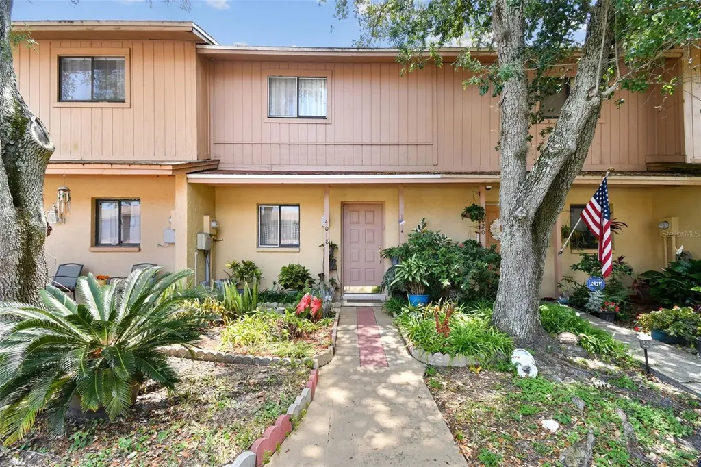 4018 Cedar Limb Court Tampa FL 33614