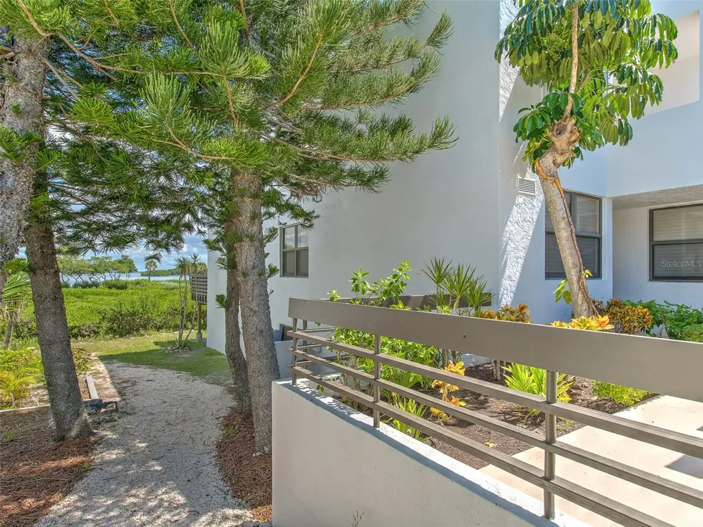 817 Bayport Way Longboat Key FL 34228