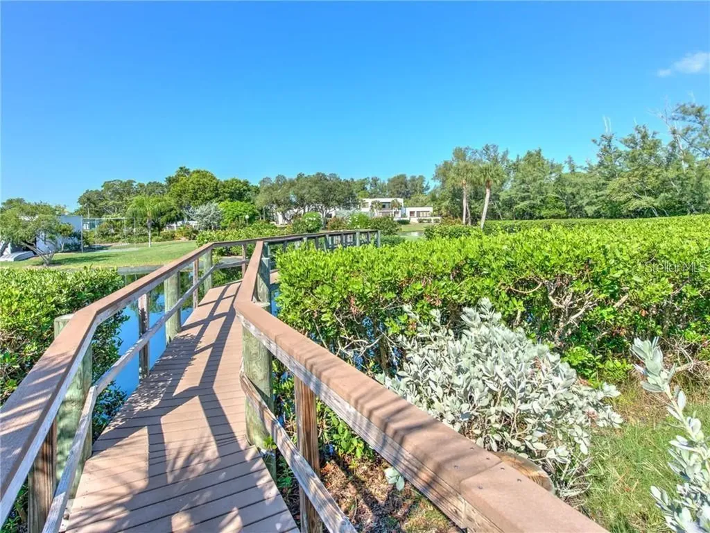 817 Bayport Way Longboat Key FL 34228