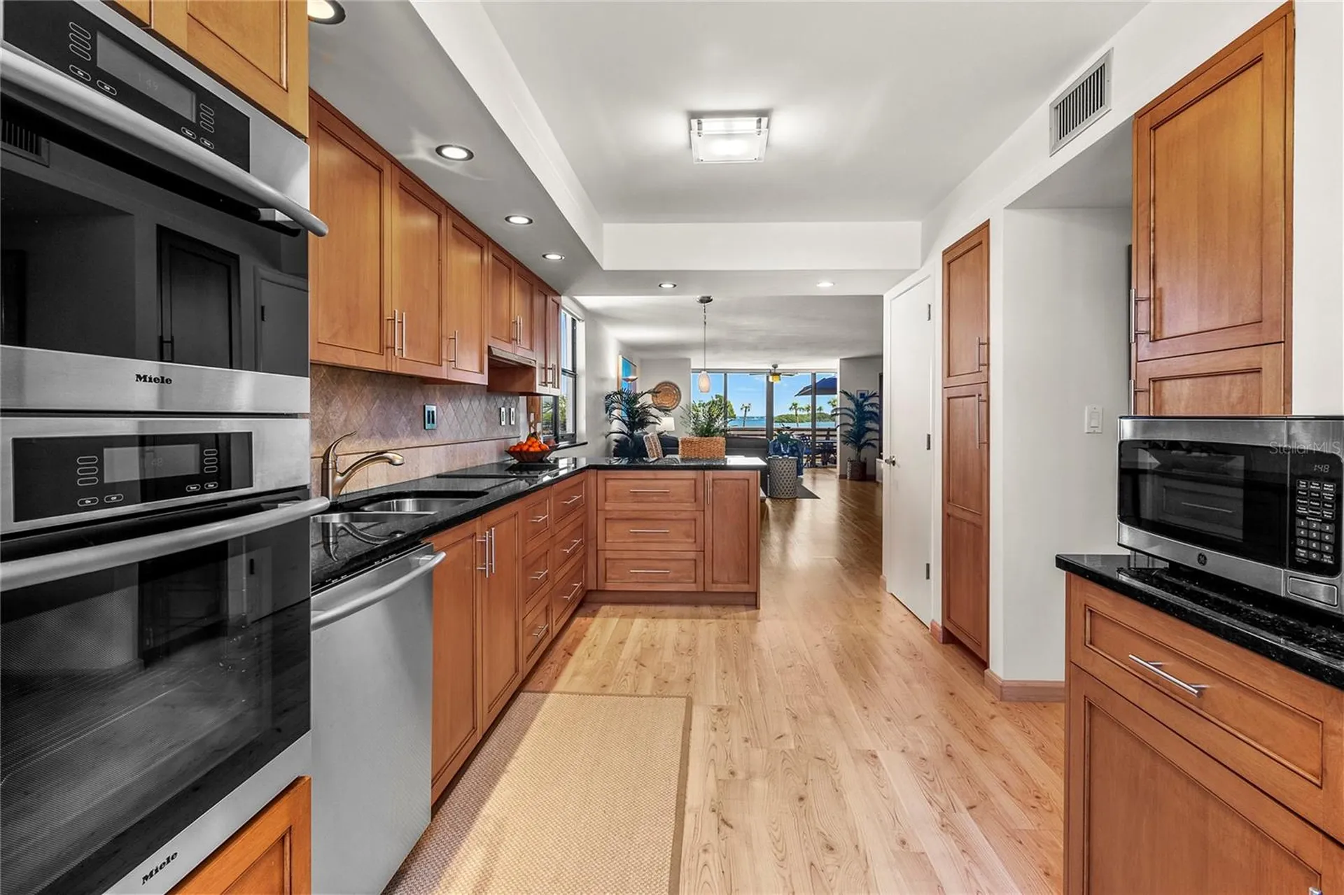817 Bayport Way Longboat Key FL 34228