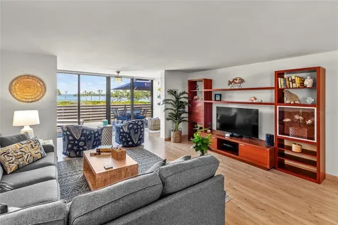 817 Bayport Way Longboat Key FL 34228