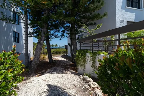 817 Bayport Way Longboat Key FL 34228