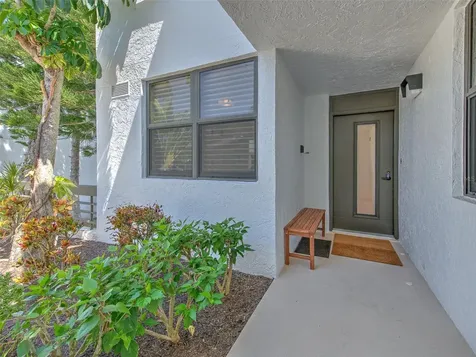 817 Bayport Way Longboat Key FL 34228